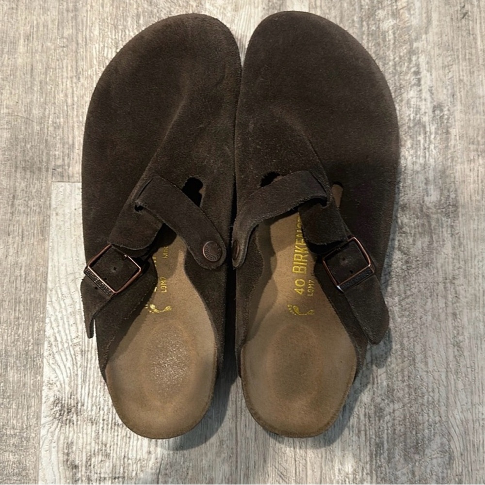 Like New Birkenstock Boston Dark Brown Suede Clogs